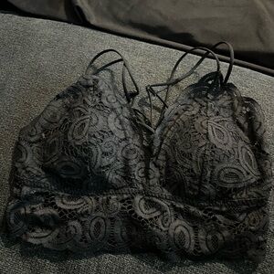 PINK Victoria’s Secret Black Lace Bralette – Size L